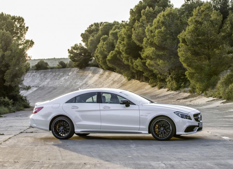  Mercedes-Benz CLS63 AMG S-Model 2015 года  (фото 6 из 17)